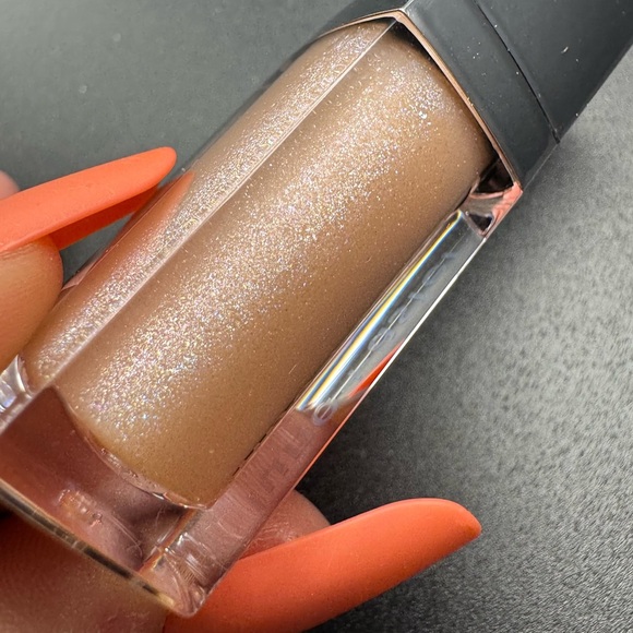 Lune+Aster Set of 4 Travel Size Lip Glosses in shade Founder - Picture 3 of 6